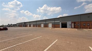 Prime 1,315m² Warehouse with Superlink Truck Access To Let in Olifantsfontein