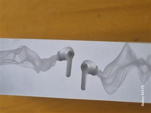 Unboxed DUO SNOW BUDS