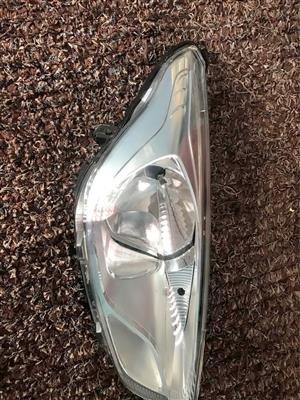 2018 ford figo right headlight