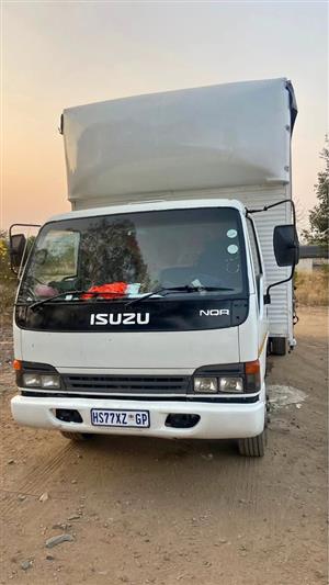 Isuzu NQr500