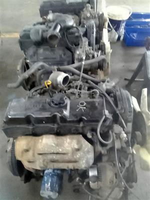 TOYOTA HILUX 2L 2.4L DESIEL COMPLETE ENGINE FOR SALE