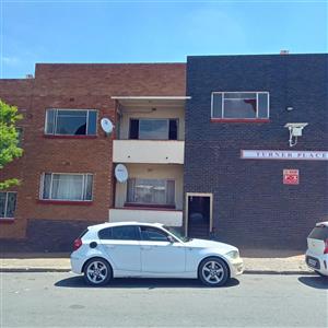 A ROOM  available in a 2bedroom flat. NO DEPOSIT (COMMUNE)