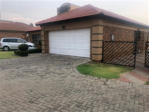 Cluster Rental Monthly in Brackenhurst