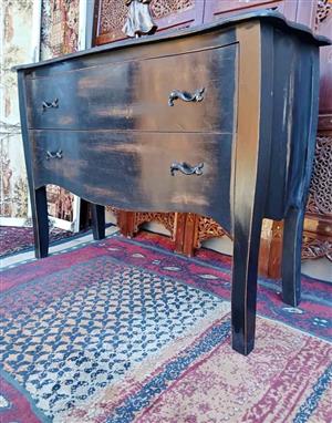 A delightful bombay chest of drawers L-130cm W-45cm