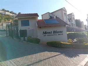 Apartment For Sale in Constantia Kloof