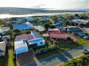 House For Sale in Still Bay West