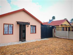 House For Sale in Lenasia Ext 13
