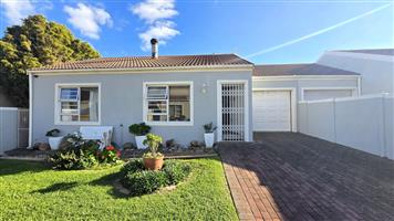 House For Sale in Admirals Park