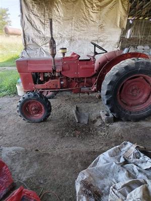 Tractor and hammermill