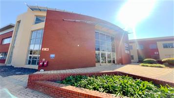 120m² furnished office space to let in Bedfordview