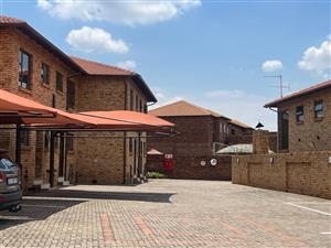 Townhouse For Sale in Florentia