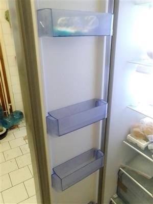 Side by Side Defy refrigerator 621 litres with water despenser