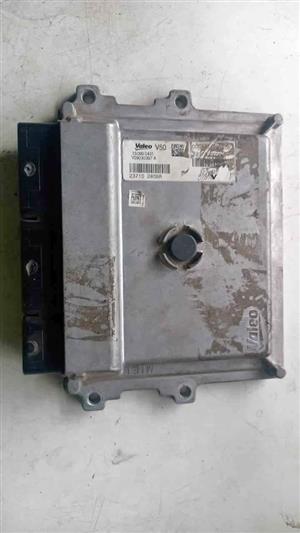 Renault Sandero Stepway 2016 computer box 