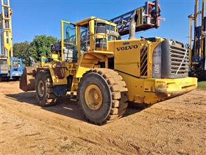 2007 Volvo L150E Front end loader for sale, Working condition. Has weigh sink on bucket. (+Vat)