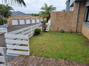 Townhouse For Sale in Beacon Bay