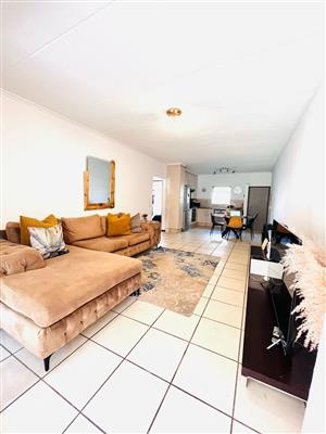 Apartment For Sale in Lonehill