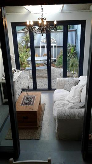 Stunning Garden Apartment in Peaceful Square near Edgemead & Panorama, Cape Town