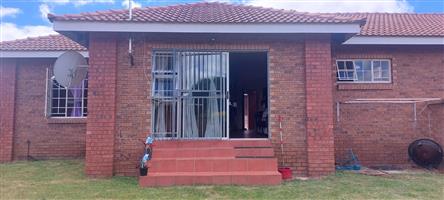 Townhouse For Sale in Bendor