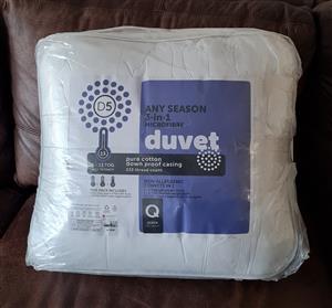 Brand NEW 3in1 All Season Queen Duvet (2 duvets) Sells at R1999 asking R1200neg