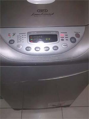 Defy laundromaid 13kg toploader washing machine.  In good working condition.