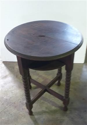 Round mahogany table 
