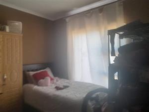 1 bedroom cottage to let in leceister road Kensington jhb.