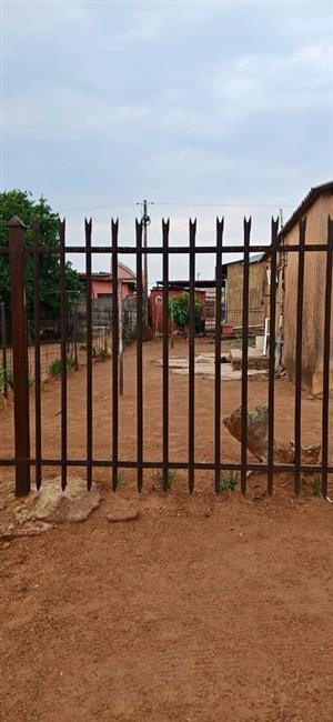 4ROOM IN MABOPANE BLOCK C FOR SALE