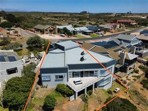 House For Sale in Still Bay West