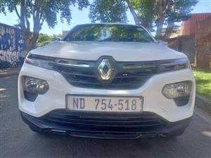 2022 Renault Kwid 1.0 Automatic Petrol White Color  Service book  Reverse Camera