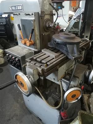 Universal Milling Machine for sale