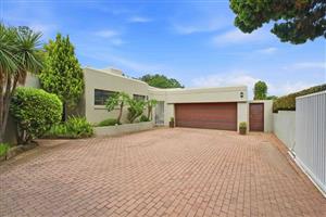 Easy Living in a Secure Estate – Spacious Cluster with Pool & Garden