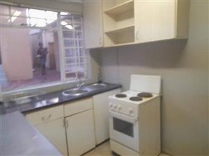 1 bedroom cottage to let in leceister road Kensington jhb
