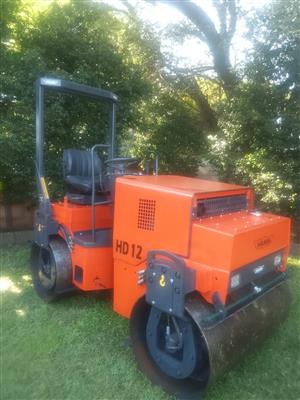 Hamm HB12 2.5t roller
