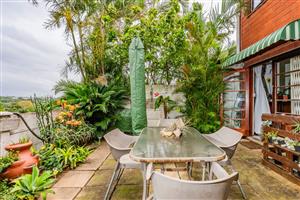 Townhouse For Sale in Glen Hills