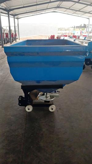 1500L FERILIZER SPREADER