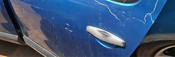 RENAULT SANDERO 1.6LEFT DOOR HANDLES FOR SALE CALL: or  WHATSAPP: