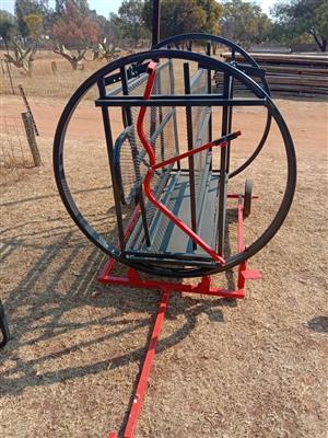 Rotating sheep/goat tilt