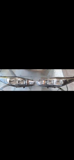 Ford Fiesta 2010-2018 Headlights