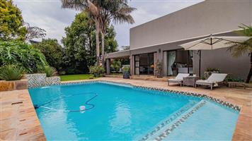 House For Sale in Lakefield