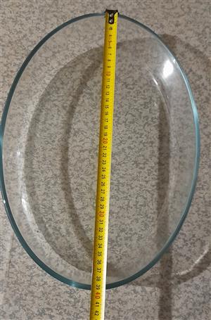 Oval Pirex glass bake or dish up bowl
