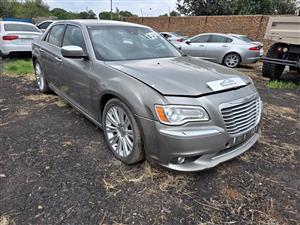 2013 CHRYSLER 300C V6 NON-RUNNER PLEASE READ