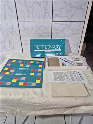 Vintage 3rd Edition Pictionary board game manufactured by Arlenco Toys Games.