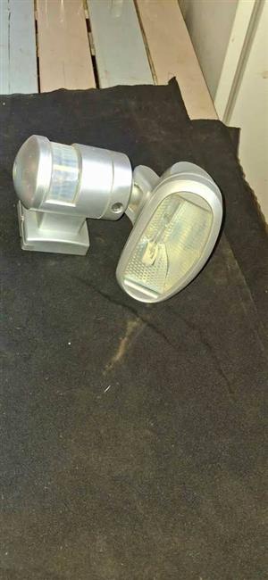 Second hand motion light