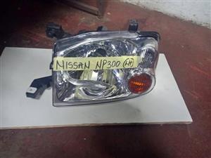 Nissan Np300 Headlight Left Side