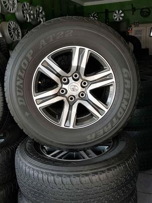 Toyota Hilux 17 (WITH Used Tyres)