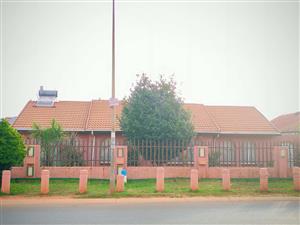 House For Sale in Lenasia South Ext 1