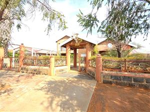House For Sale in Roodepan