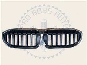 2018-2023 BMW G20 3 SERIES PREFACE CHROME MAIN KIDNEY GRILL AVAILABLE FOR SALE
