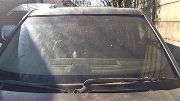Land Rover Discovery 3 TDV6s front windscreen