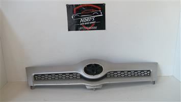 Toyota Carolla Verso grille